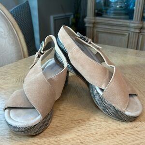 Donald J. Pliner Sahar Wedge Sandal Shoes (8.5)